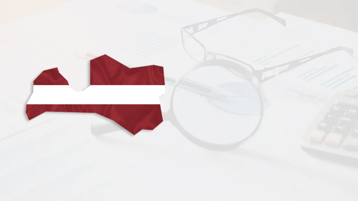 Flagge Lettlands mit Landesumriss